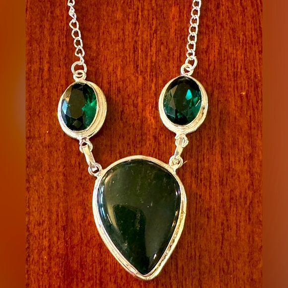 Bloodstone, Emerald teardrop, Lab created, Silver Plated Necklace of 12" - Picture 3 of 8